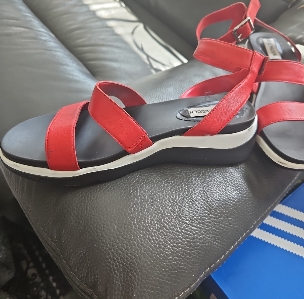 Steve Madden Womens Red Leather Ankle Strap Small Platform Wedge Sandals - Picture 2 of 4